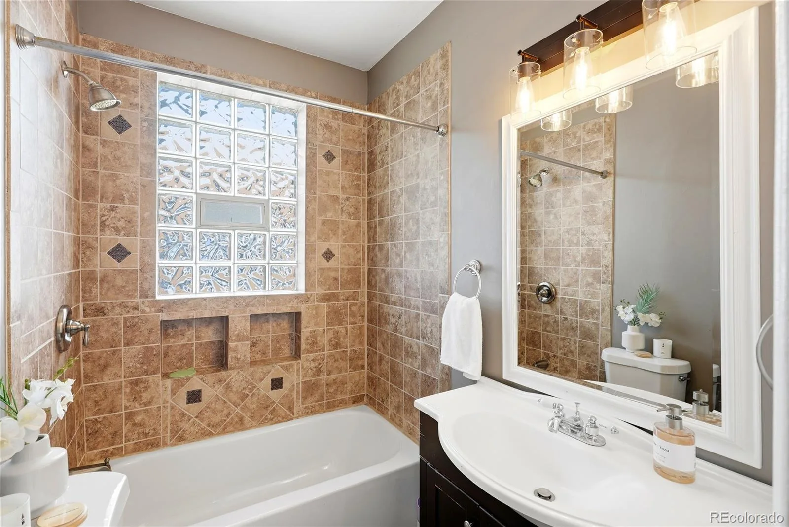 2811 Federal Boulevard Denver CO 80211 | MLS #REC2618933 09112026122424 1600 19