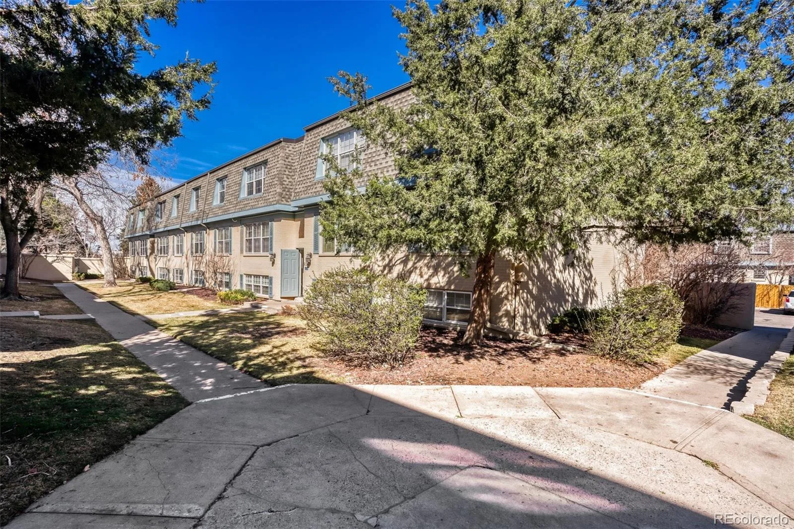 9370 E Girard Avenue #9 Denver CO 80231 | MLS #REC2629911 08132026204445 1600 19