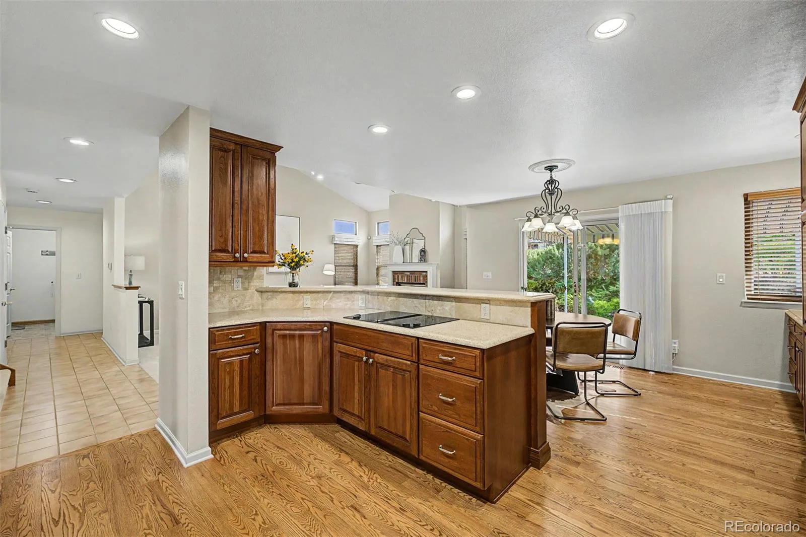 2464 S Fenton Drive Lakewood CO 80227 MLS #REC2635947 06092026014338 1600 25