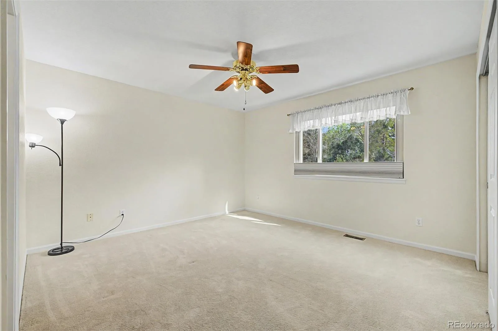 2464 S Fenton Drive Lakewood CO 80227 MLS #REC2635947 06092026014338 1600 28
