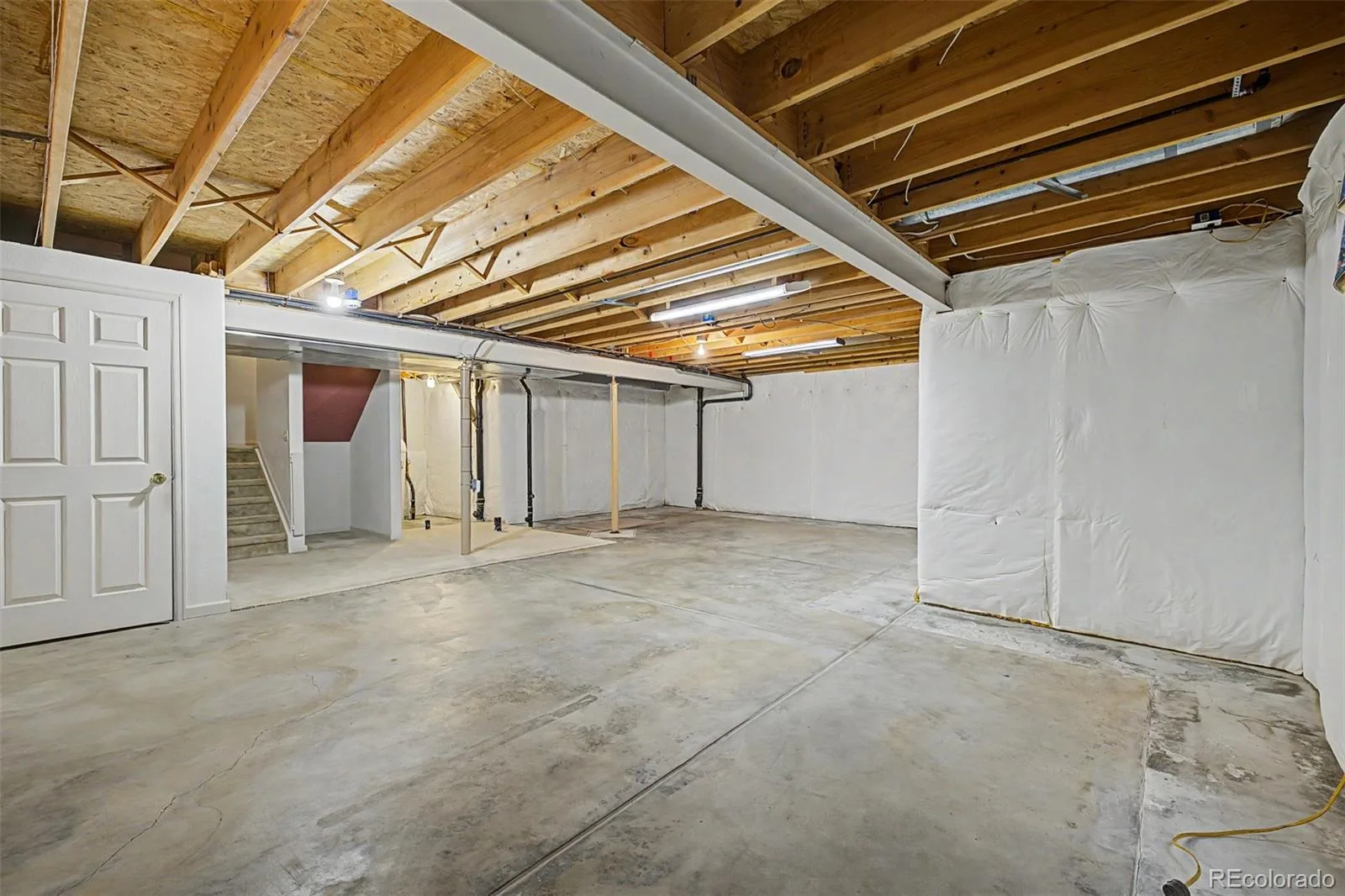 2464 S Fenton Drive Lakewood CO 80227 MLS #REC2635947 06092026014338 1600 32