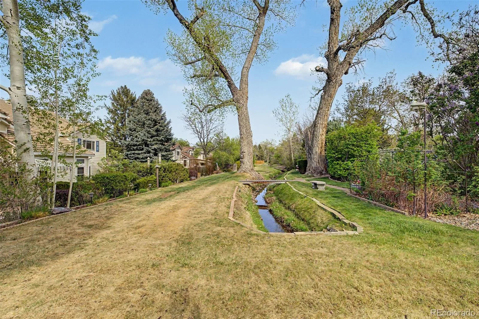 2464 S Fenton Drive Lakewood CO 80227 MLS #REC2635947 06092026014338 1600 46