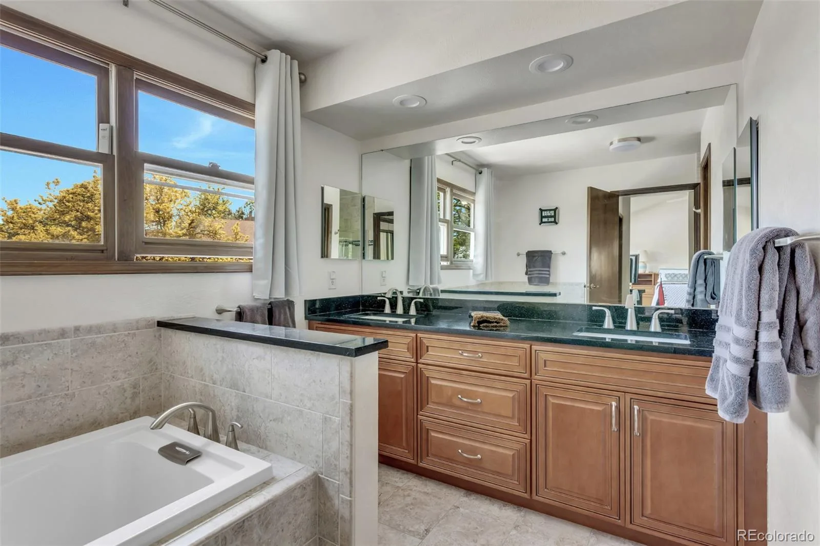 8252 S Krameria Way Centennial CO 80112 MLS #REC2638480 06092026014357 1600 20