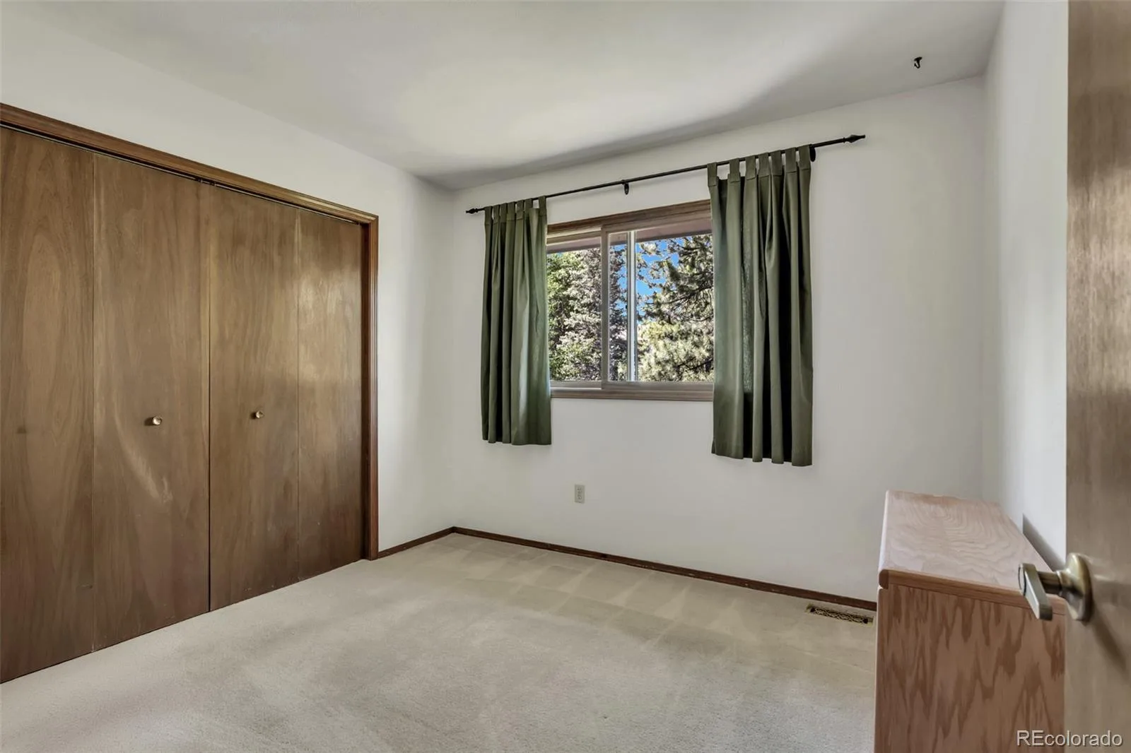 8252 S Krameria Way Centennial CO 80112 MLS #REC2638480 06092026014357 1600 24