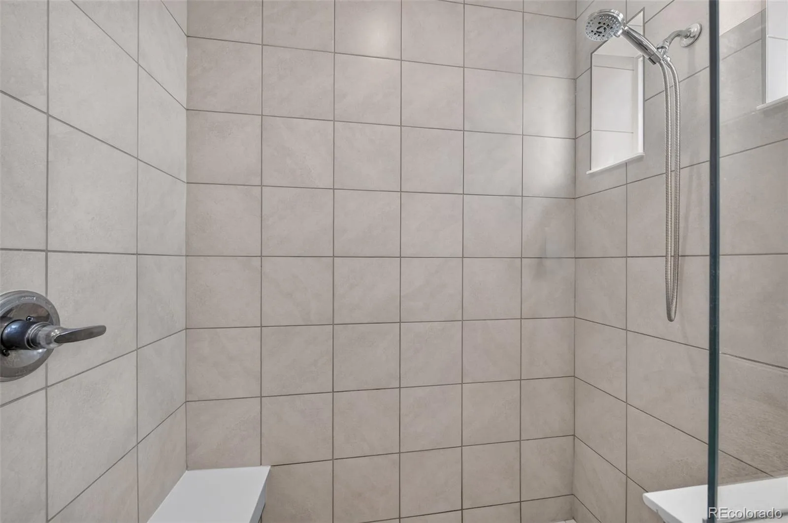 4403 N Picadilly Court Aurora CO 80019 | MLS #REC2640578 09252026011333 1600 28
