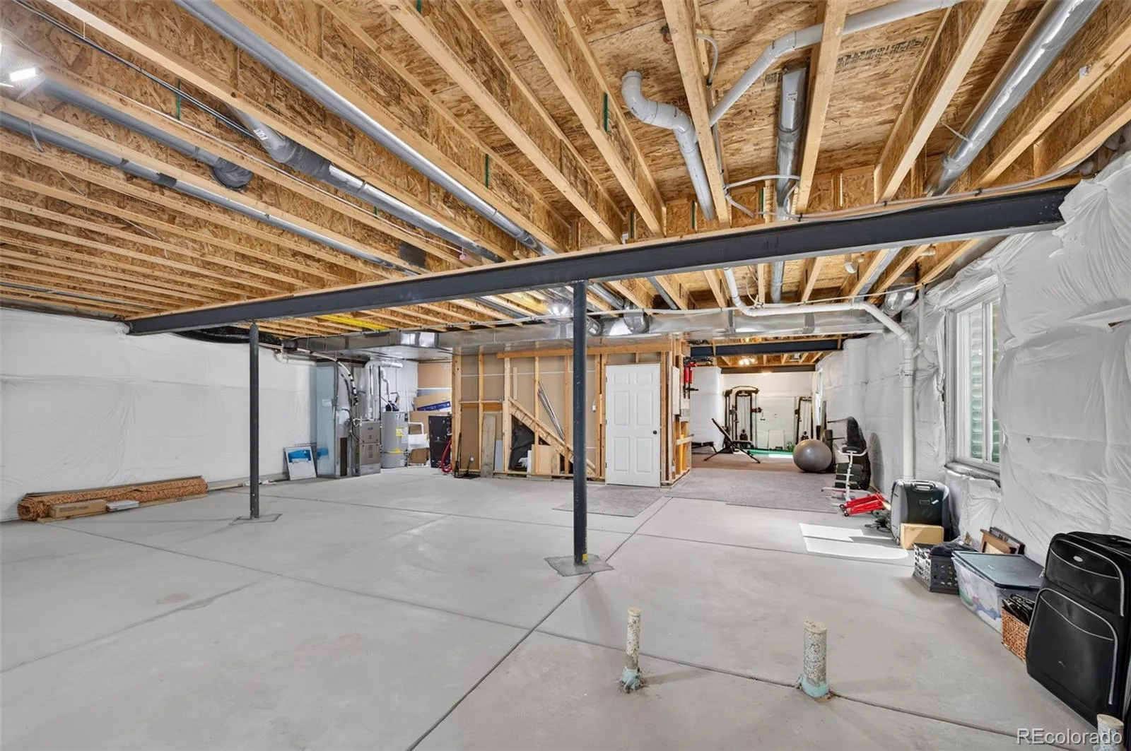 4403 N Picadilly Court Aurora CO 80019 | MLS #REC2640578 09252026011333 1600 33