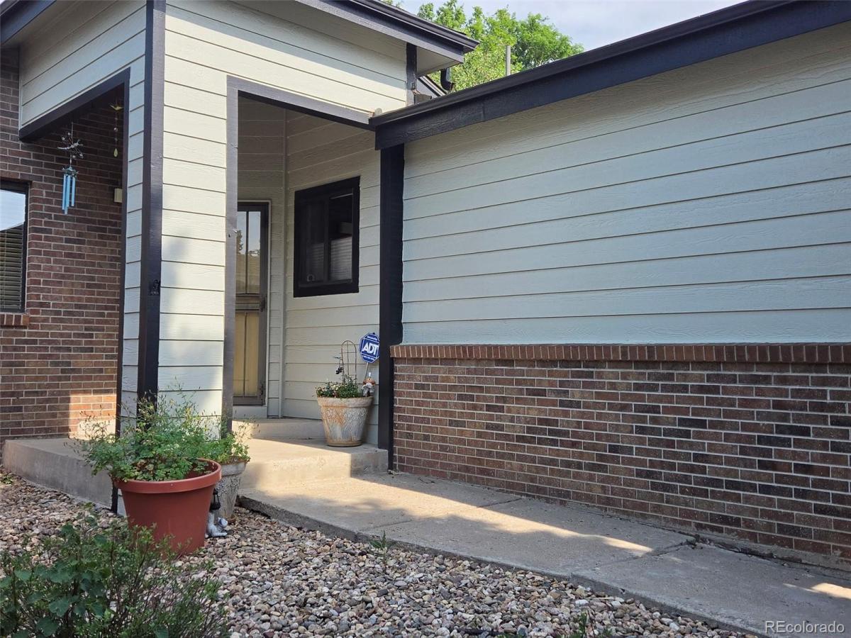 11183 E Baltic Place Aurora CO 80014 | MLS #REC2640726 MLS #REC2640726 image #0