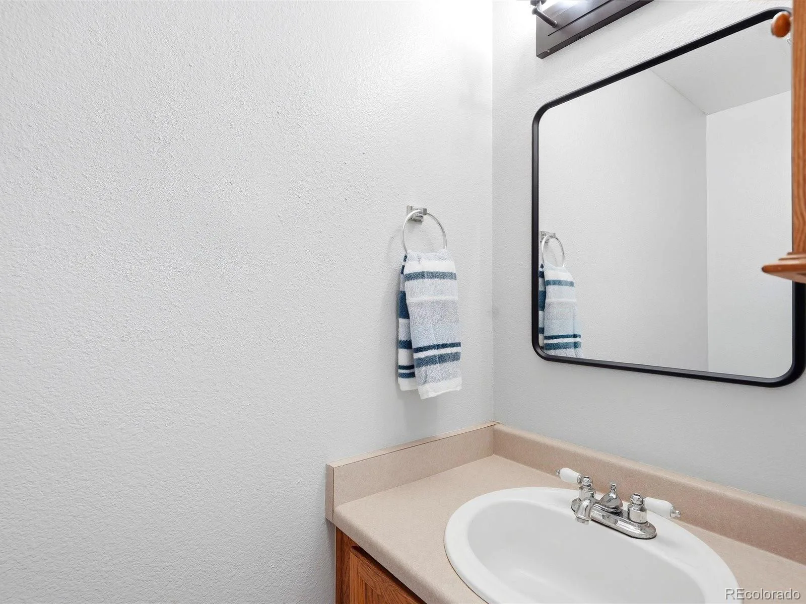 339 Ivory Circle Aurora CO 80011 | MLS #REC2643972 07312026234548 1600 21