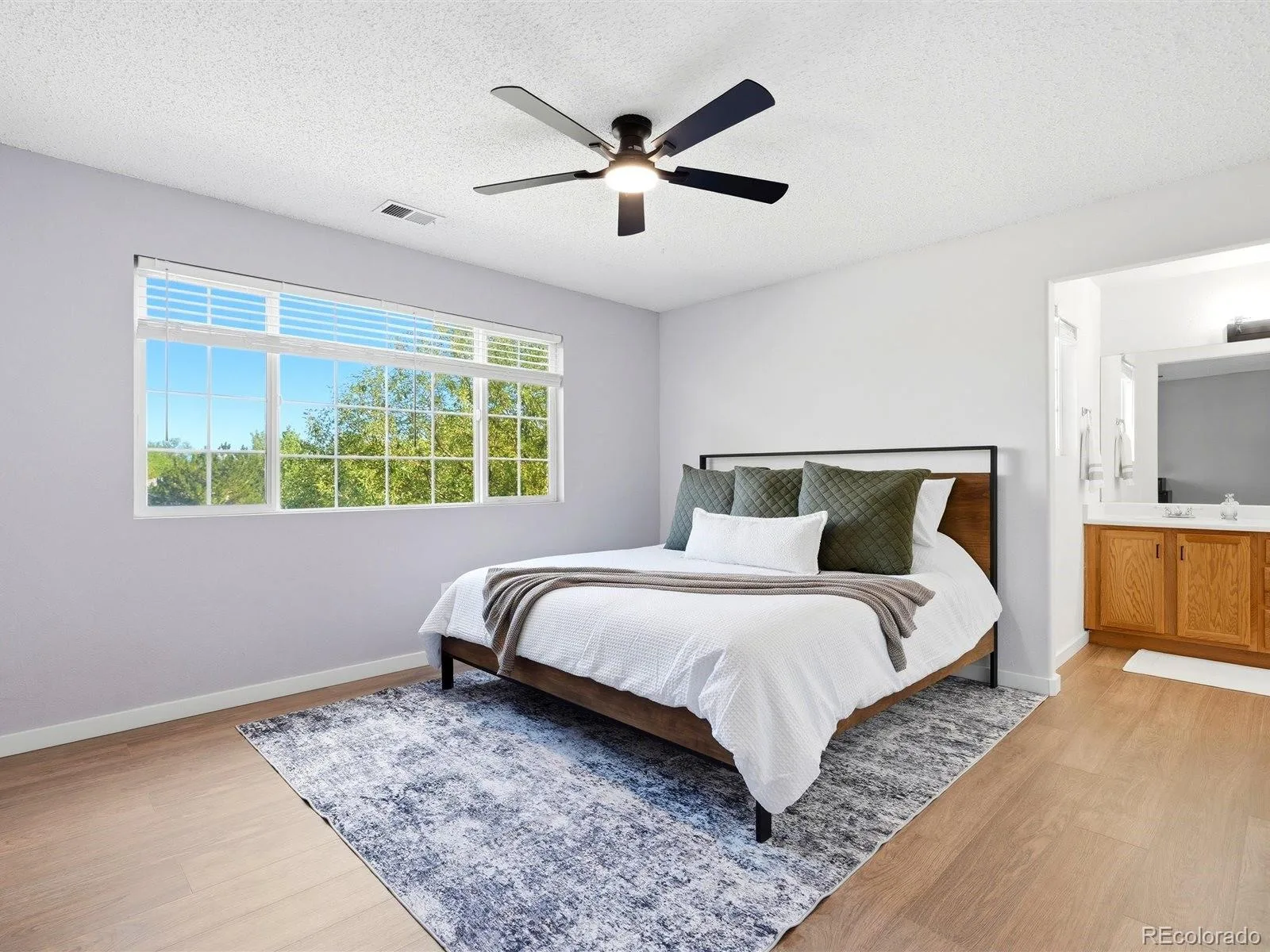 339 Ivory Circle Aurora CO 80011 | MLS #REC2643972 07312026234548 1600 22
