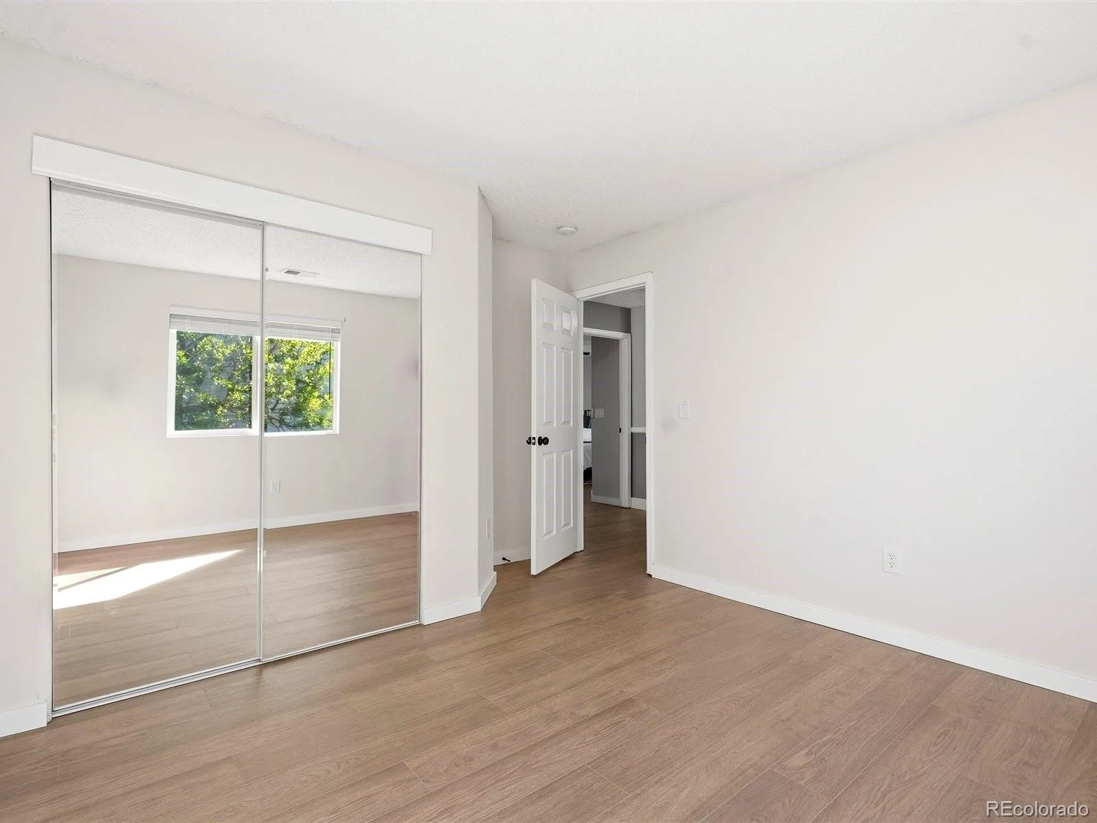 339 Ivory Circle Aurora CO 80011 | MLS #REC2643972 07312026234548 1600 33