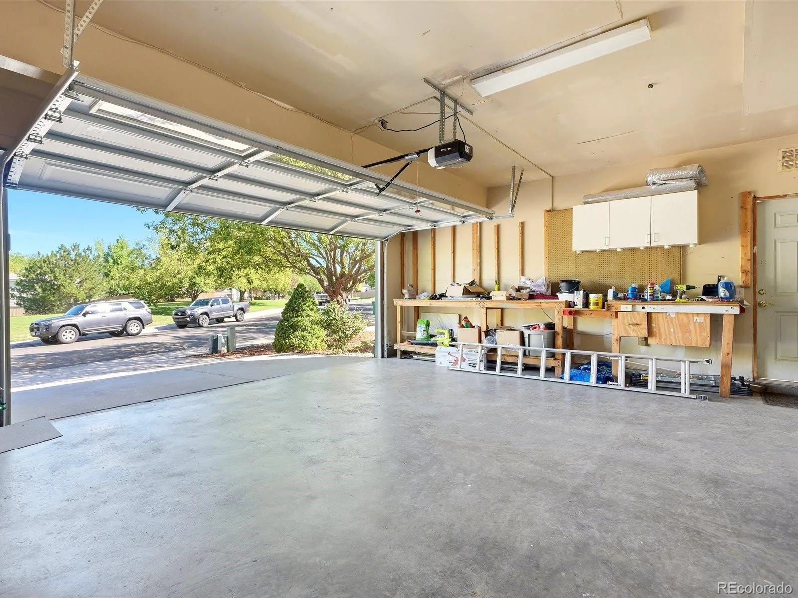 339 Ivory Circle Aurora CO 80011 | MLS #REC2643972 07312026234548 1600 40