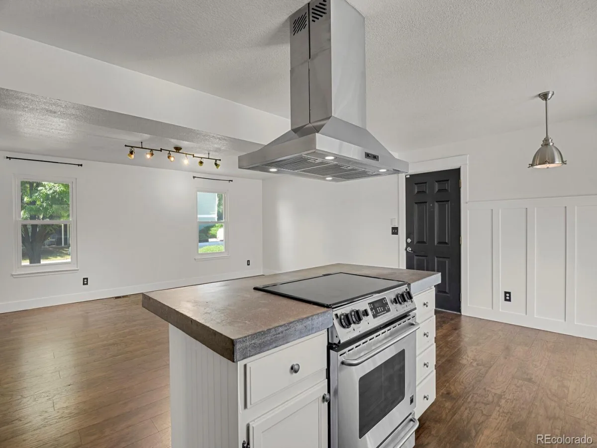 4132 S Richfield Way Aurora CO 80013 MLS #REC2644292 06292026154810 1200 9
