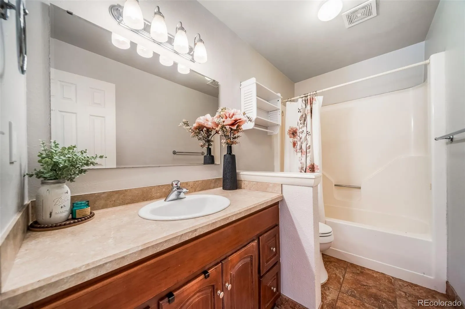 6670 S Elm Circle Centennial CO 80121 MLS #REC2646706 05282026162309 1600 16