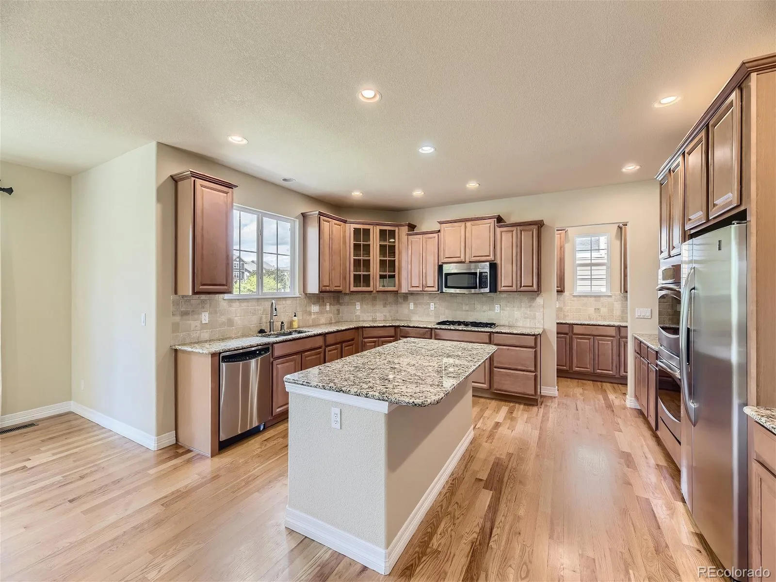 6419 S Old Hammer Way Aurora CO 80016 MLS #REC2649182 06102026064700 1600 15