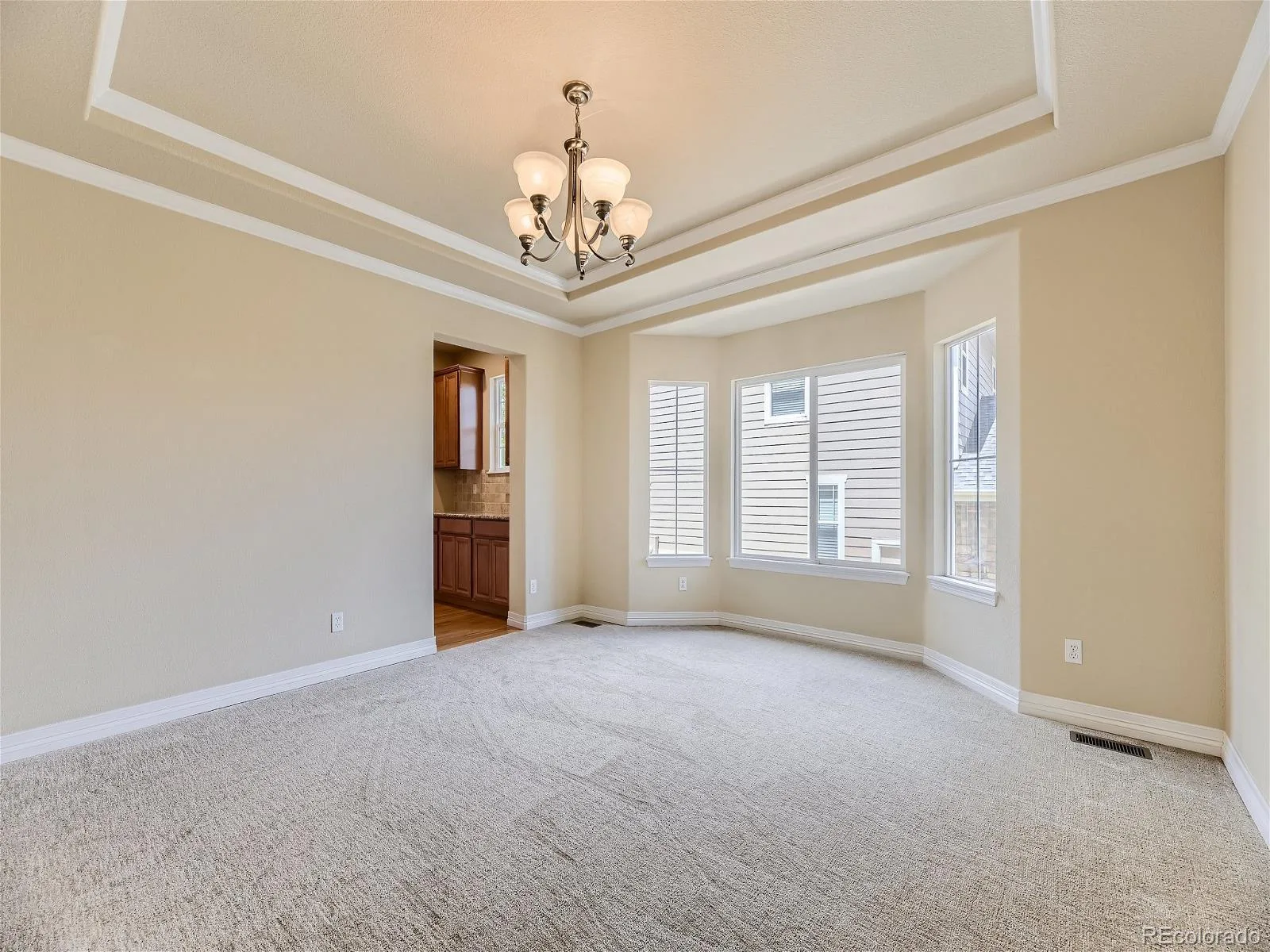 6419 S Old Hammer Way Aurora CO 80016 MLS #REC2649182 06102026064700 1600 21