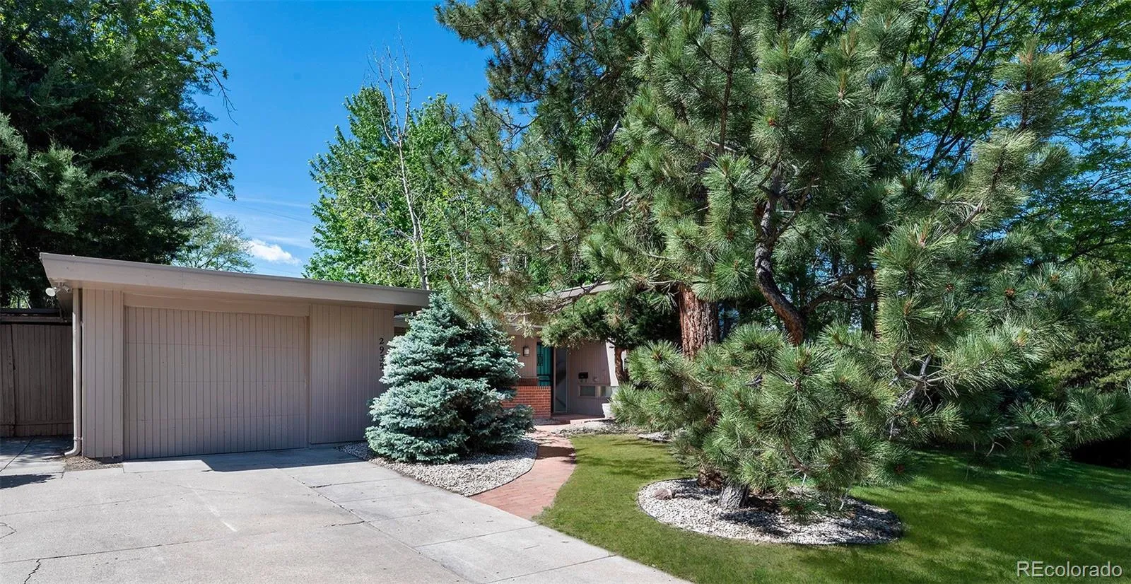 2935 S Lafayette Drive Englewood CO 80113 MLS #REC2649389 05282026132453 1600 4