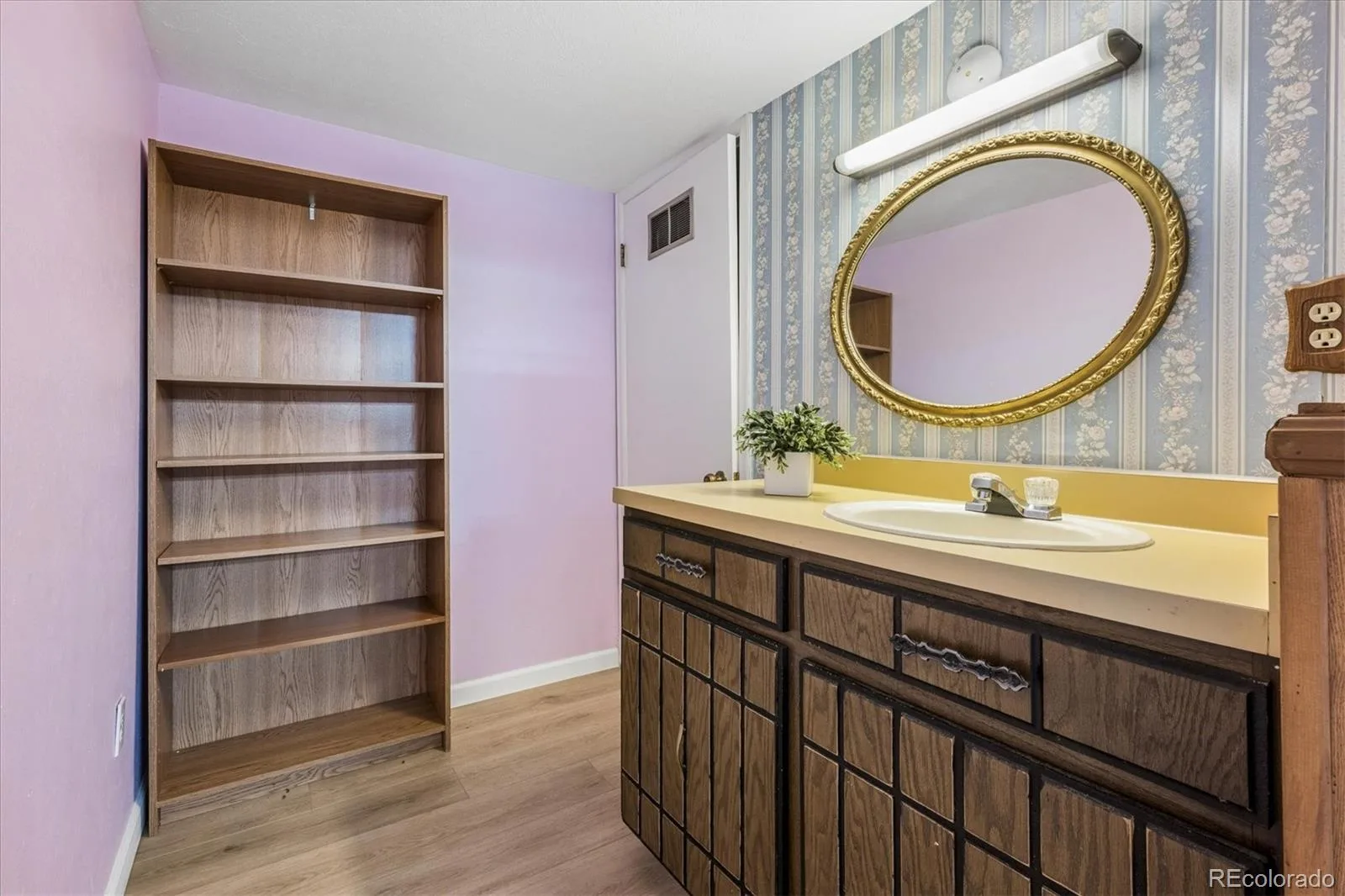 6400 E Mississippi Avenue Denver CO 80224 MLS #REC2650704 06092026014434 1600 16