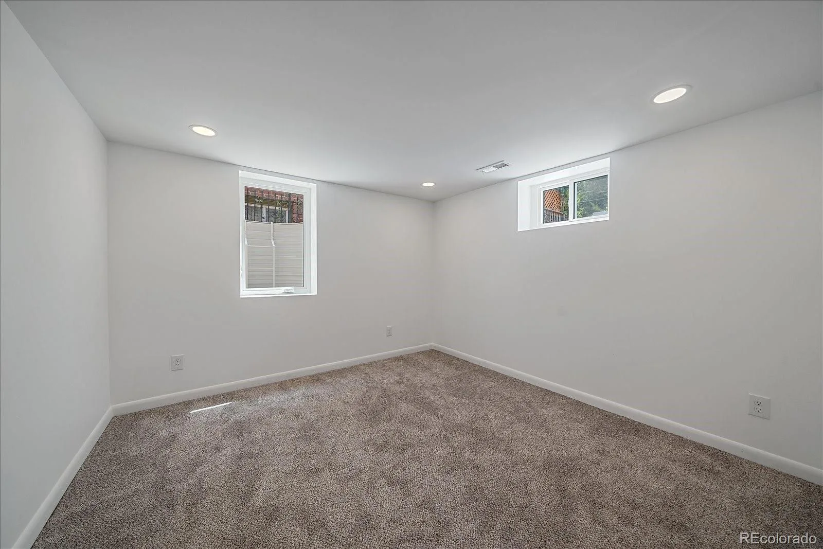 2651 Albion Street Denver CO 80207 | MLS #REC2653355 08262026161728 1600 20