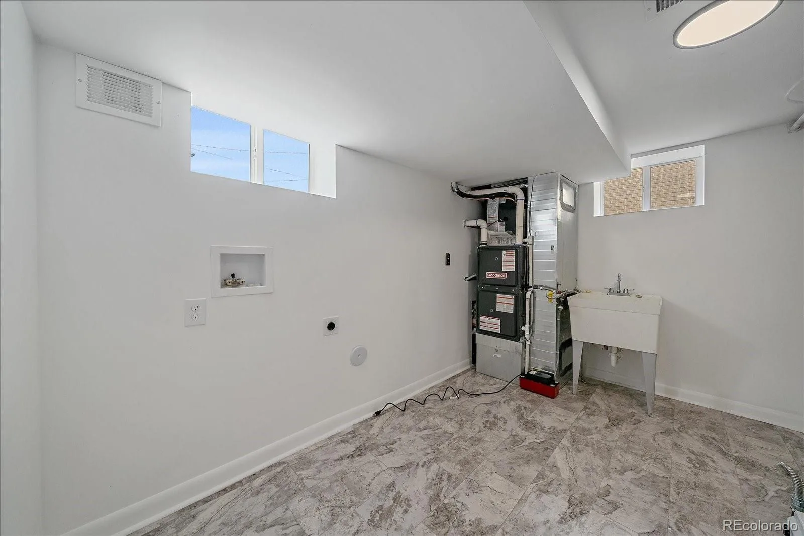 2651 Albion Street Denver CO 80207 | MLS #REC2653355 08262026161728 1600 23
