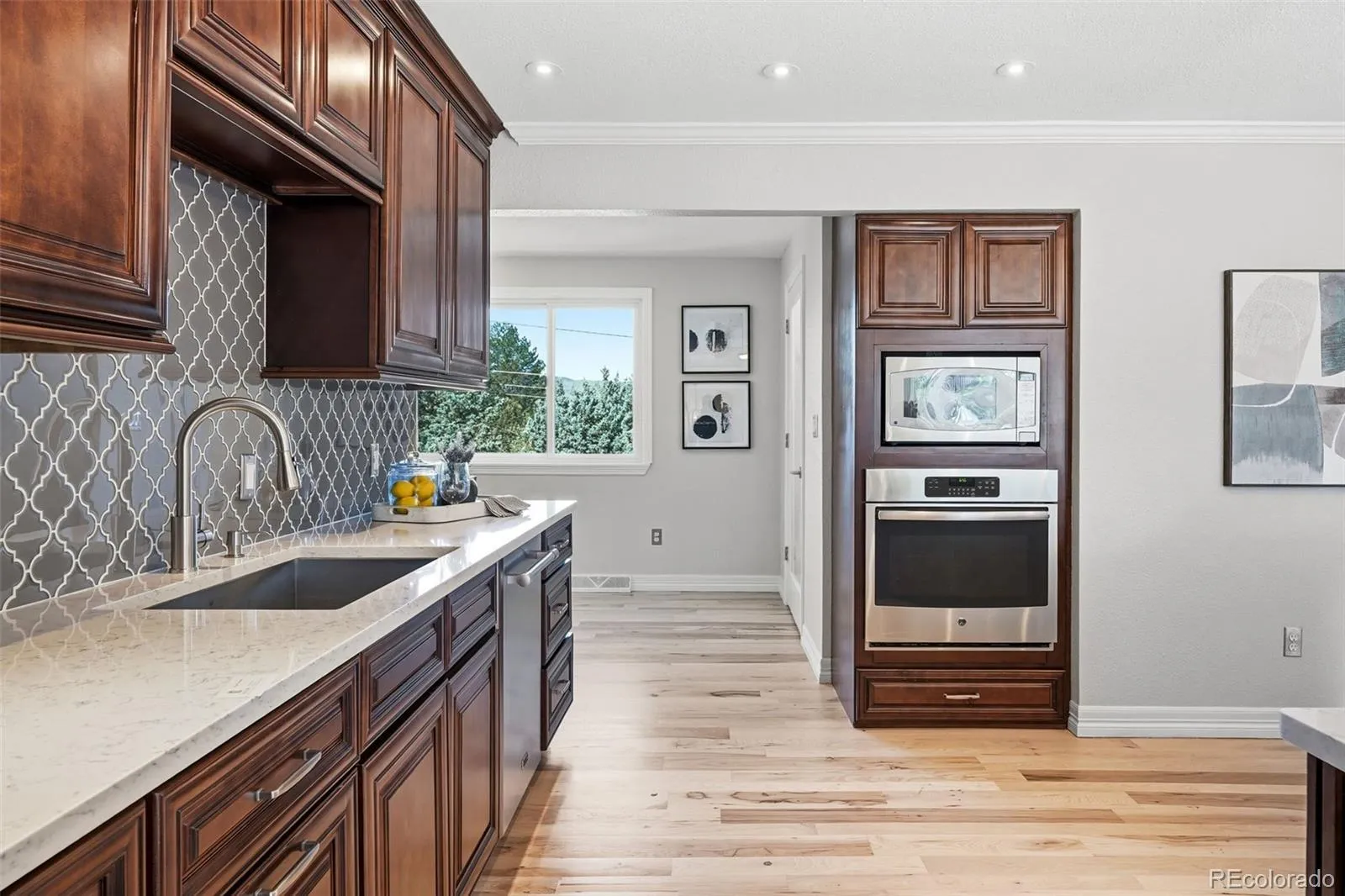 04162026200413 1600 17