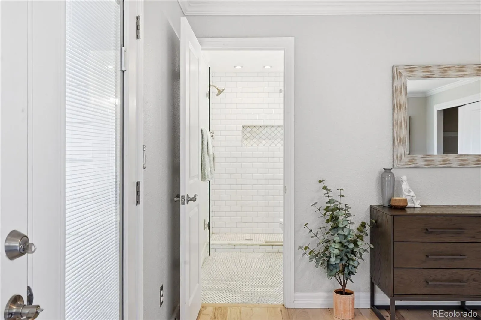 04162026200413 1600 21