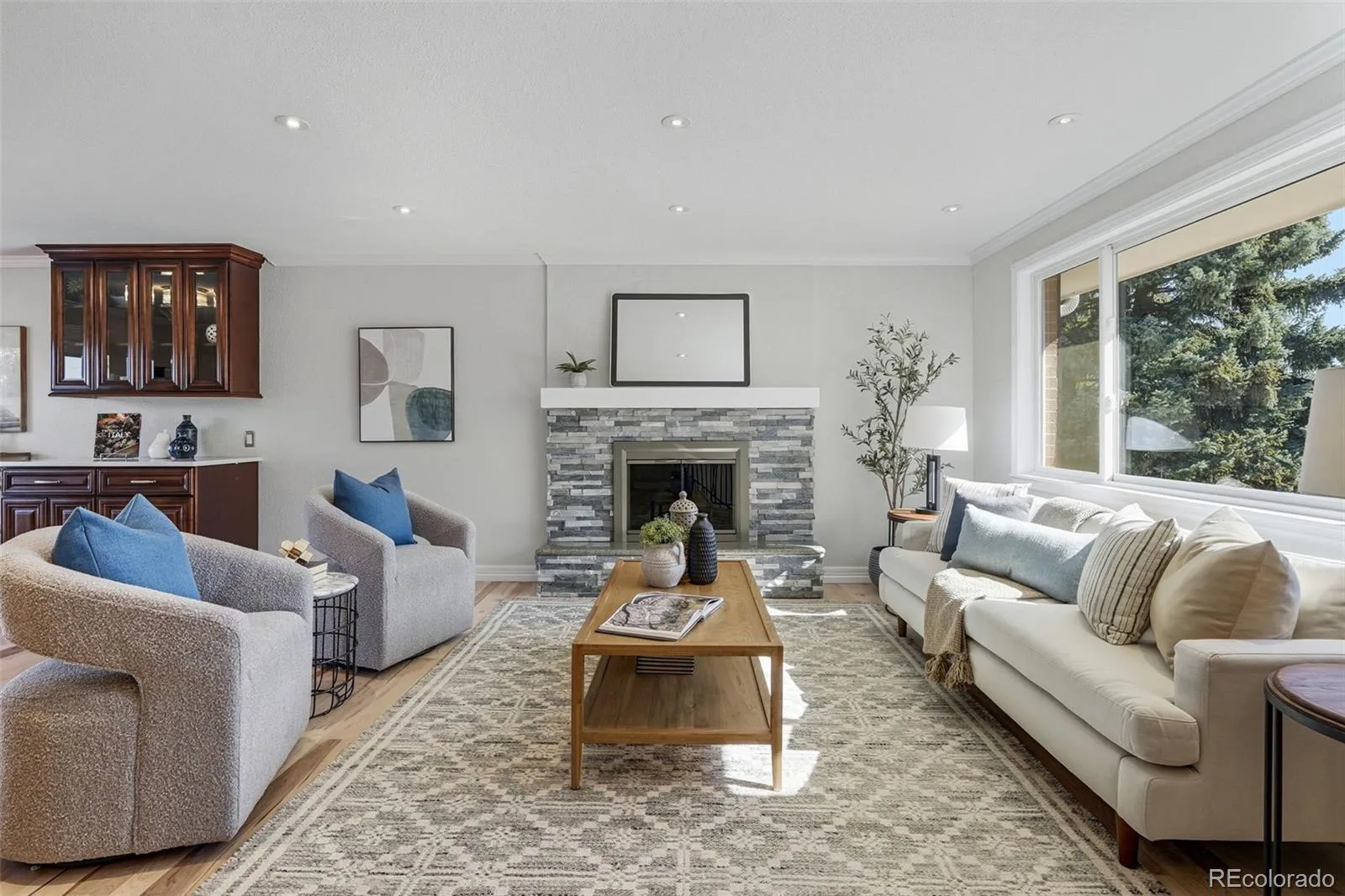 04162026200413 1600 7