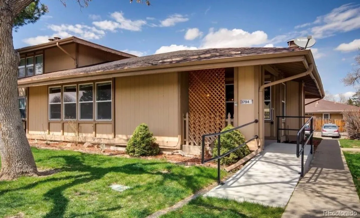 3794 S Fairplay Way Aurora CO 80014 | MLS #REC2658672 06242026042145 1200 1
