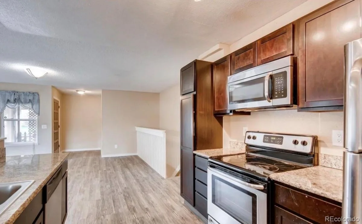 3794 S Fairplay Way Aurora CO 80014 | MLS #REC2658672 06242026042145 1200 5