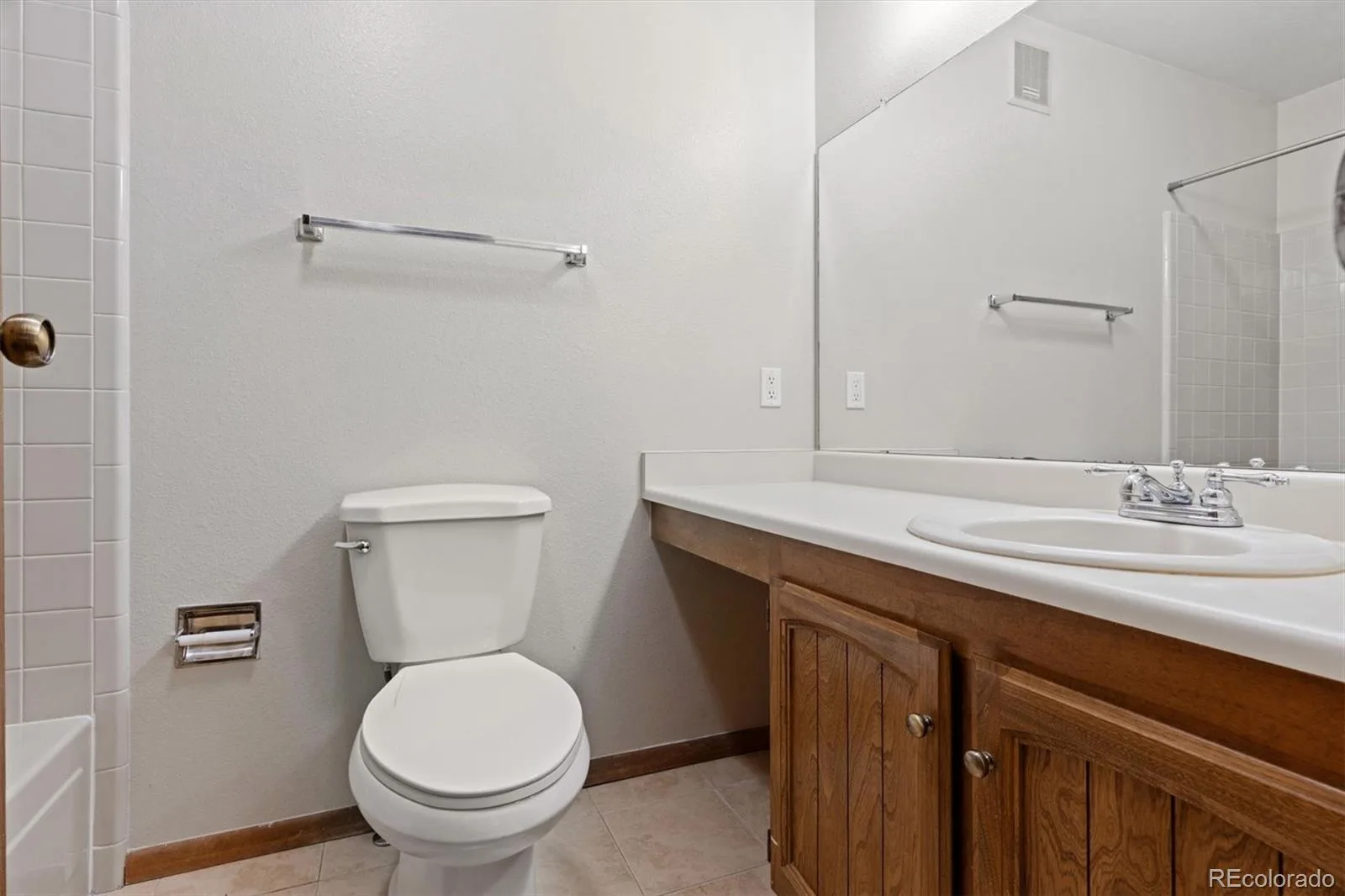 14214 E 1st Drive #A01 Aurora CO 80011 | MLS #REC2658683 06222026183727 1600 18