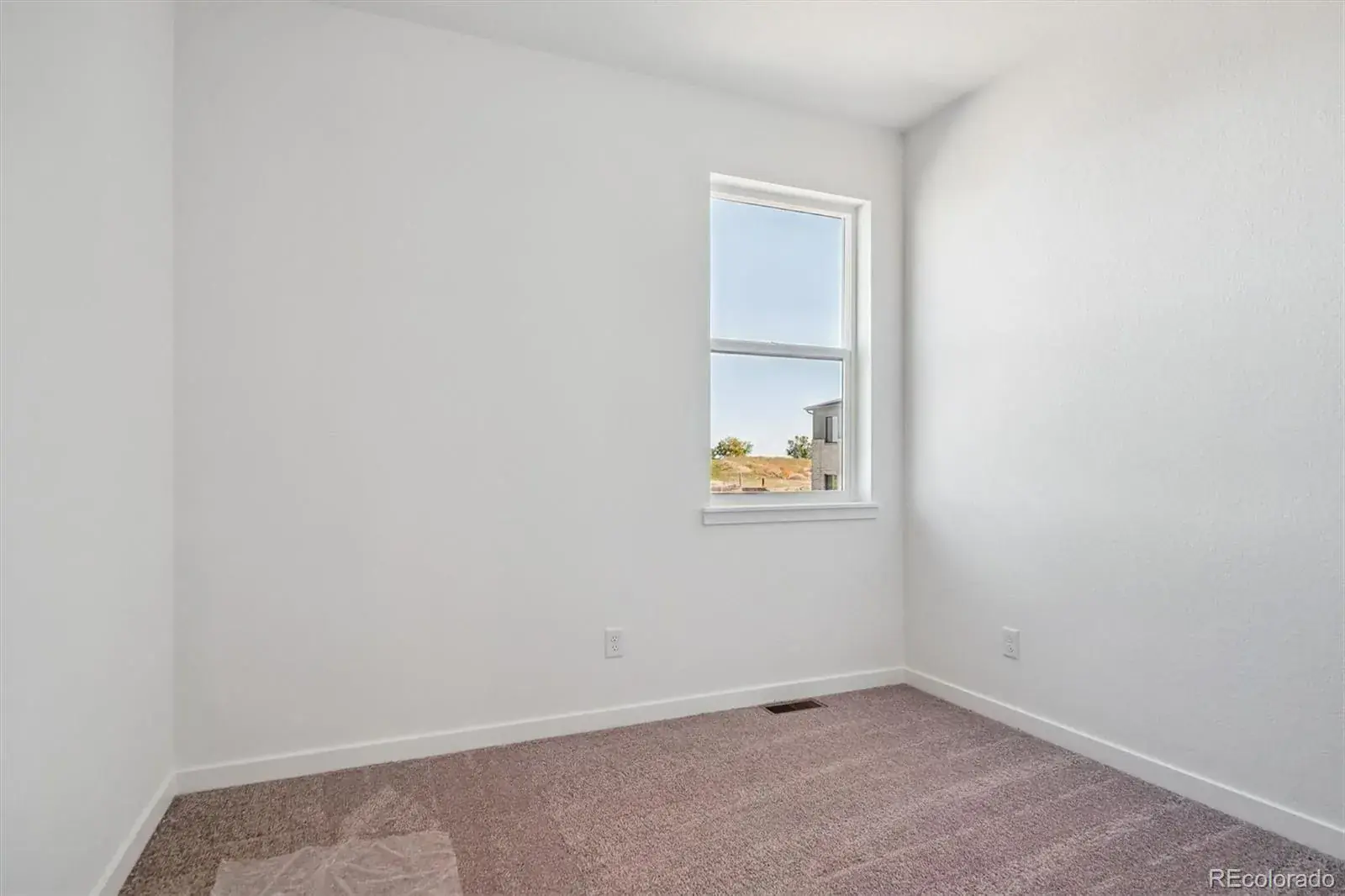 10282025021127 1600 12