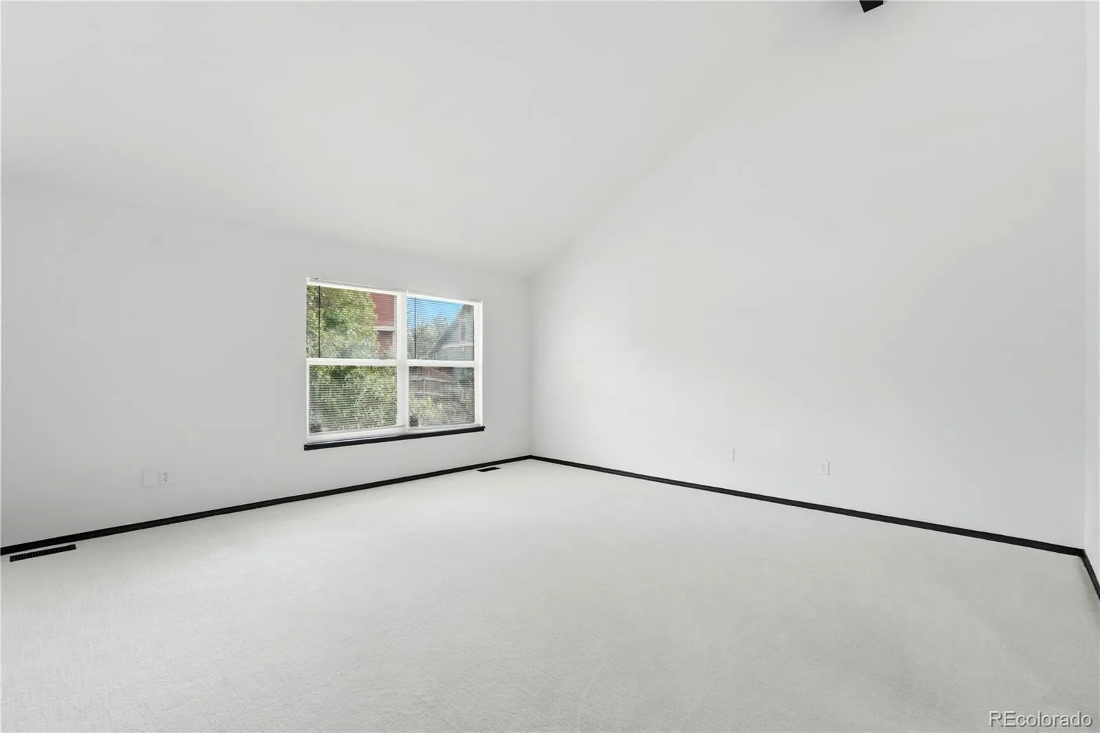 13336 E Arkansas Avenue Aurora CO 80012 MLS #REC2663016 07062026191752 1600 23