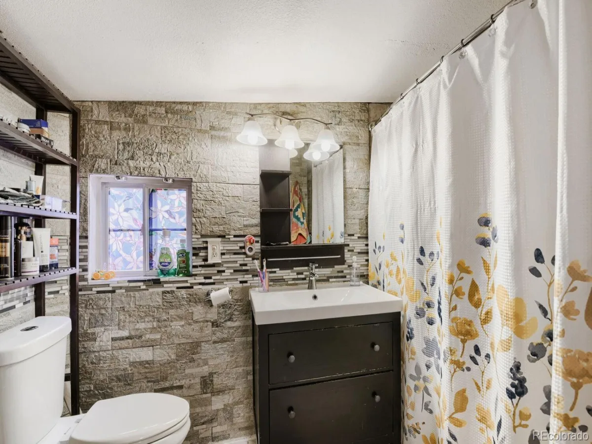 146 Poplar Street Lochbuie CO 80603 | MLS #REC2663970 08142026005118 1200 15