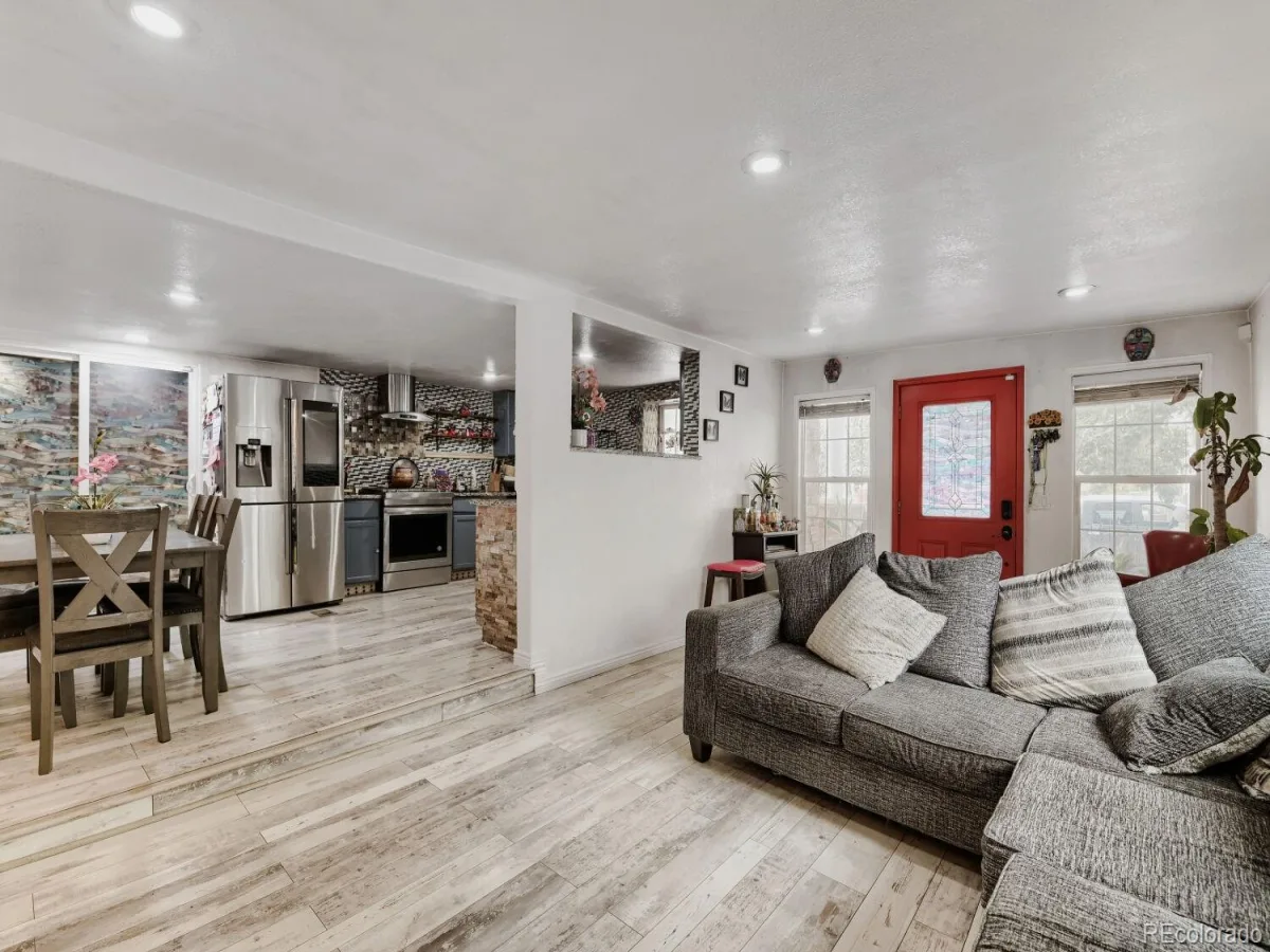 146 Poplar Street Lochbuie CO 80603 | MLS #REC2663970 08142026005118 1200 5