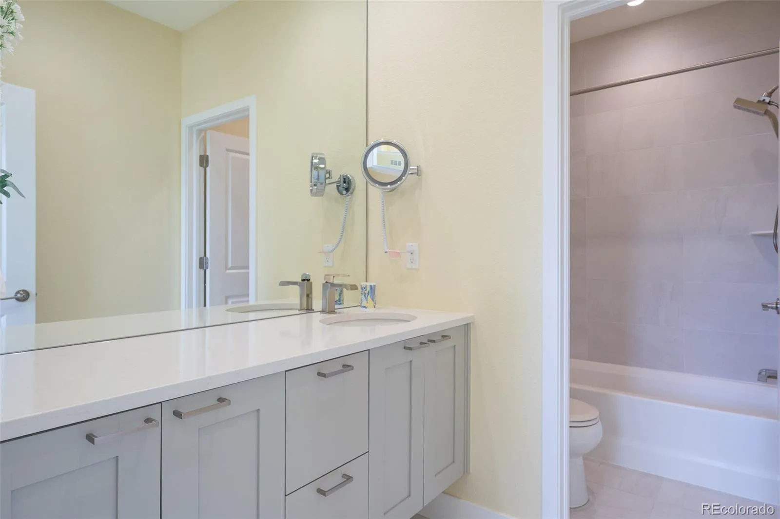 2408 S Orchard Way Lakewood CO 80228 MLS #REC2673953 04232026150759 1600 26