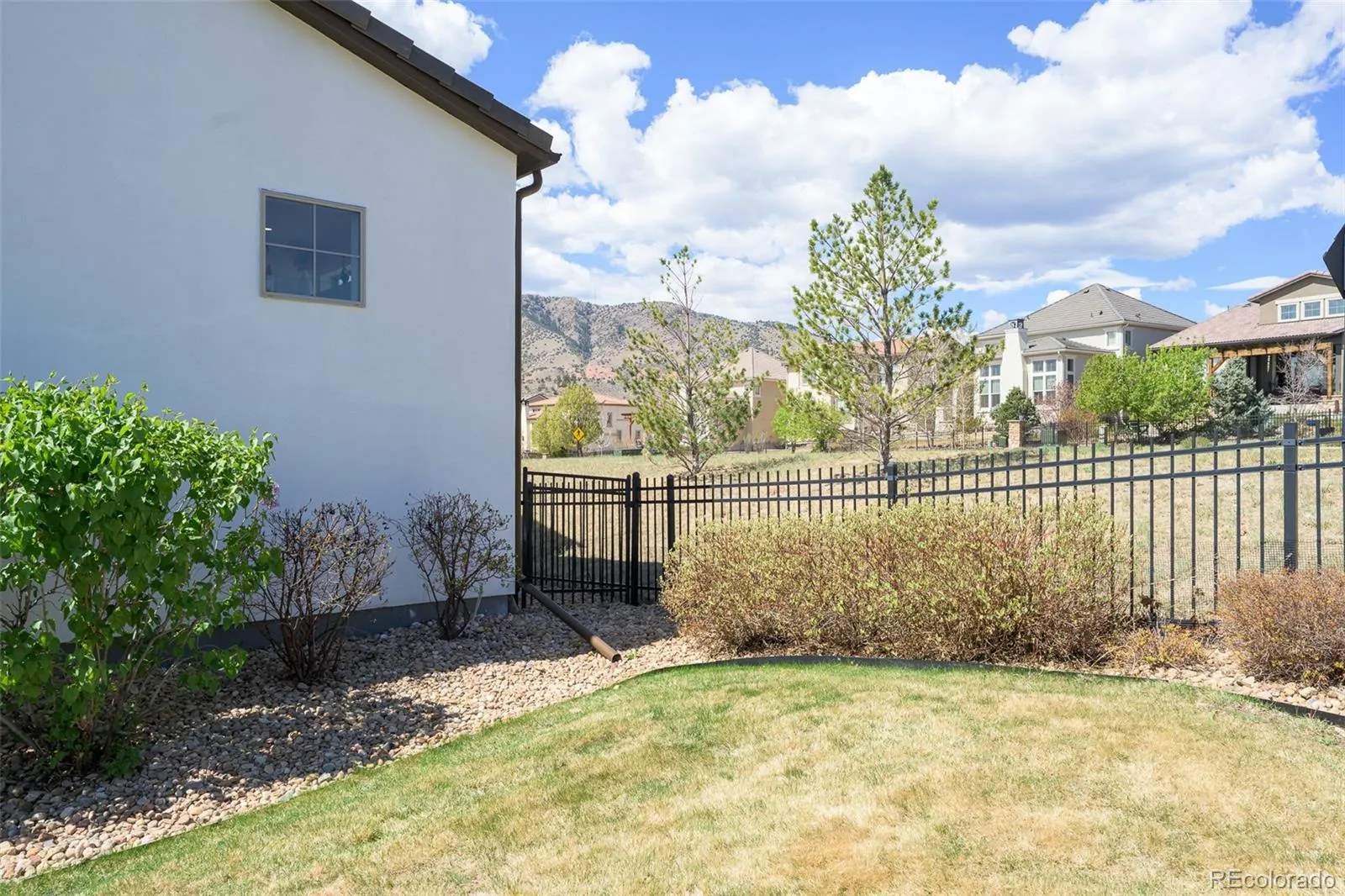 2408 S Orchard Way Lakewood CO 80228 MLS #REC2673953 04232026150759 1600 43