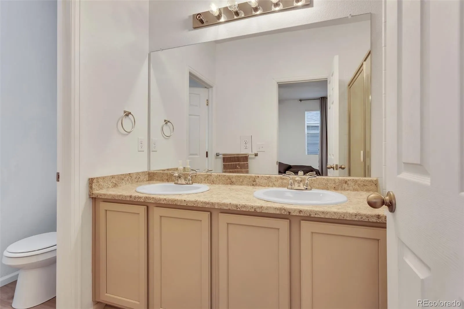 23 N Uriah Street Aurora CO 80018 | MLS #REC2674070 05152026020950 1600 16