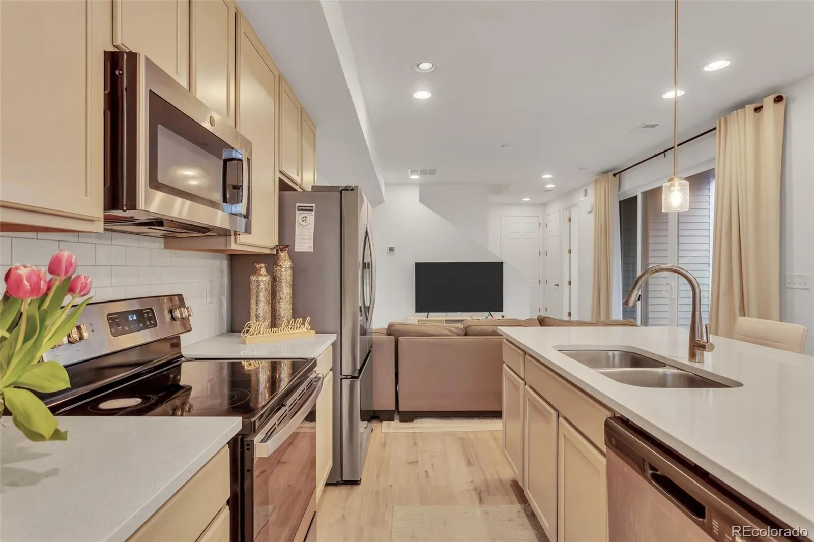 23 N Uriah Street Aurora CO 80018 | MLS #REC2674070 05152026020950 1600 4