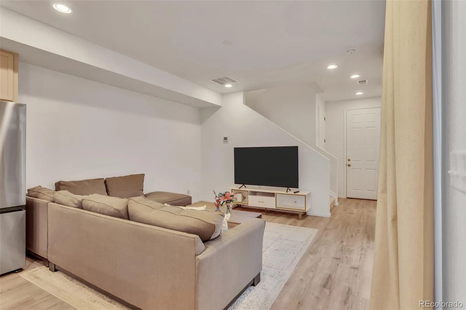 23 N Uriah Street Aurora CO 80018 | MLS #REC2674070 05152026020950 1600 7