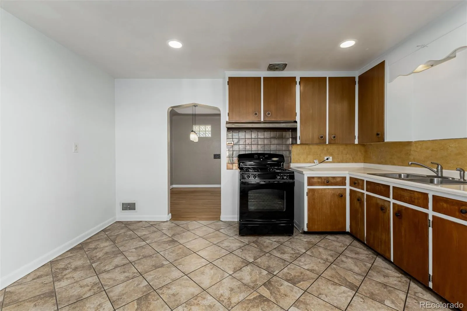 04212026153911 1600 10