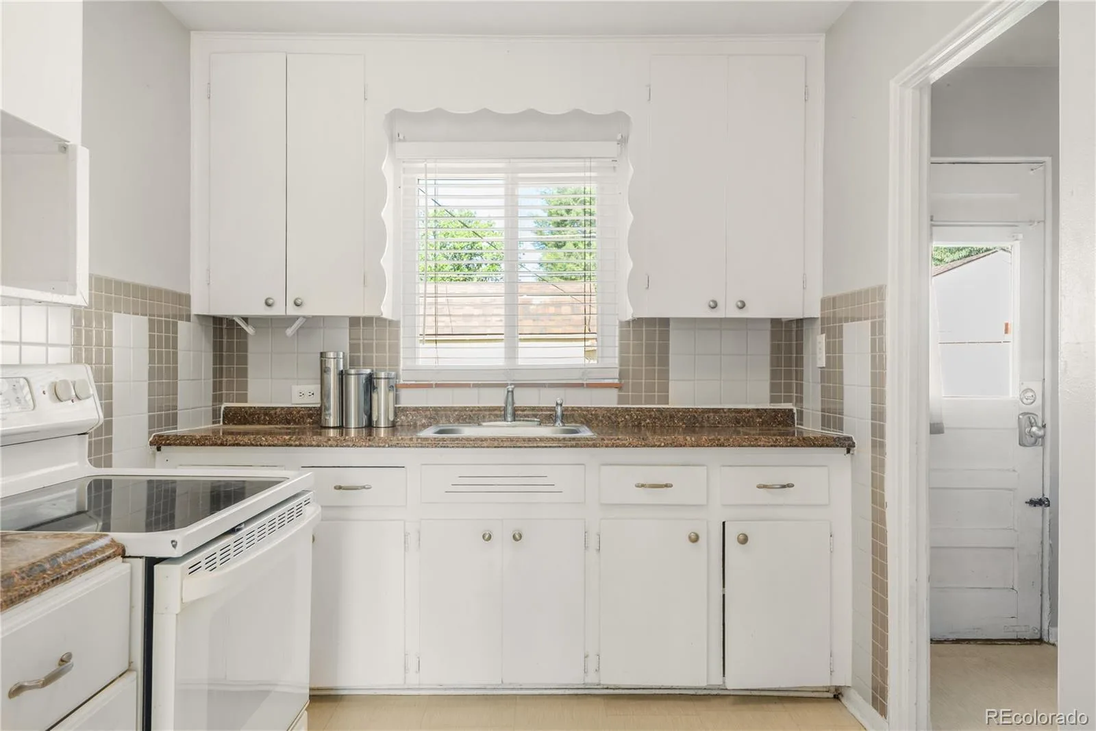 985 Xavier Street Denver CO 80204 | MLS #REC2679156 07152026161705 1600 18