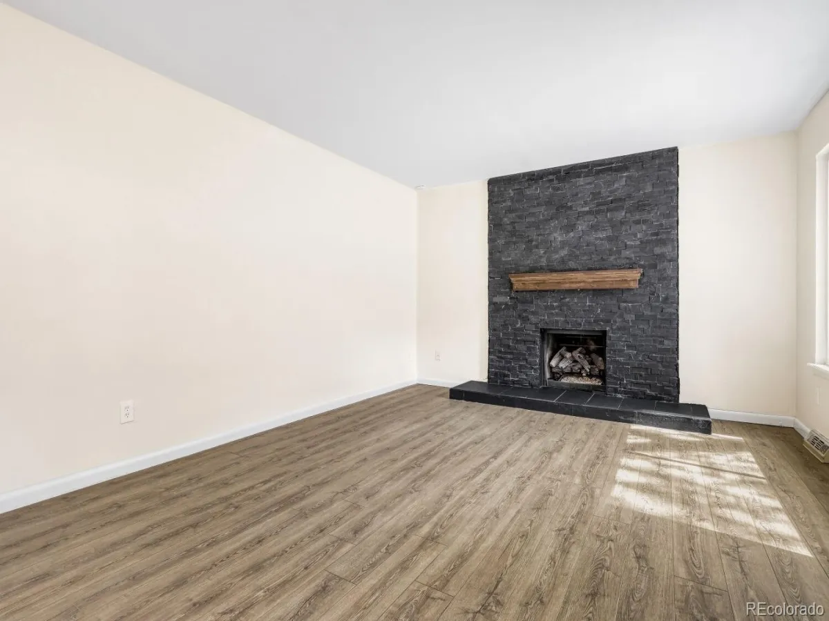 04012026160810 1200 19