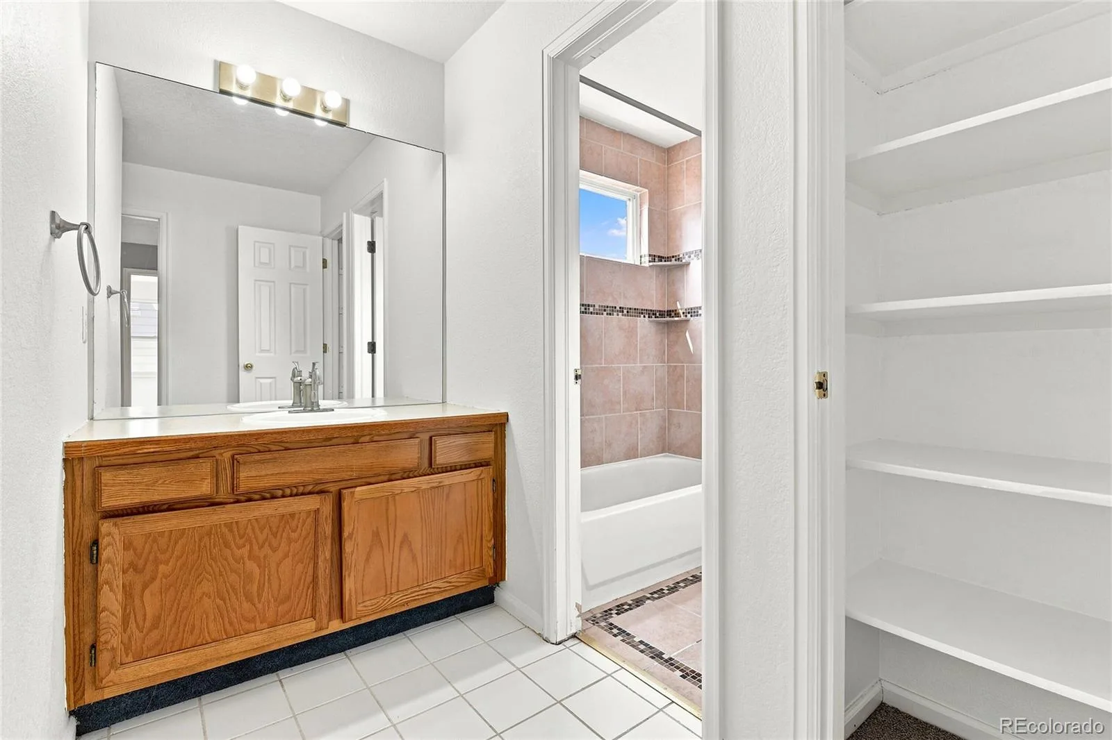 4249 S Killarney Street Aurora CO 80013 | MLS #REC2682581 08182026001306 1600 28