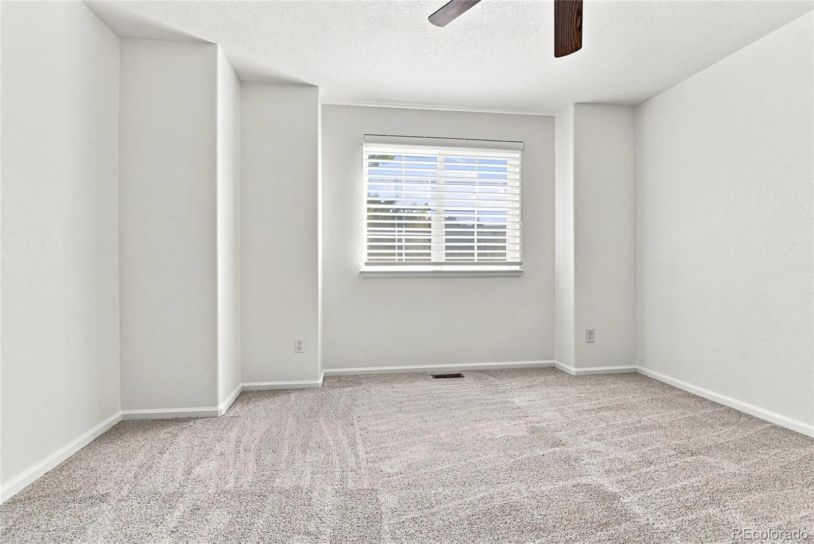 4249 S Killarney Street Aurora CO 80013 | MLS #REC2682581 08182026001306 1600 30