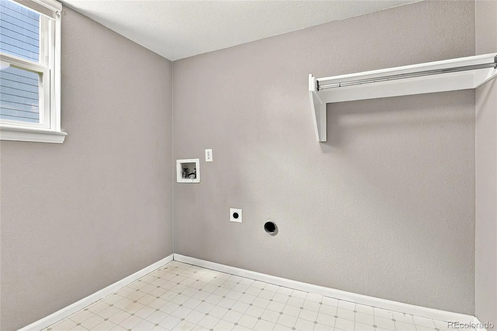 4249 S Killarney Street Aurora CO 80013 | MLS #REC2682581 08182026001306 1600 39