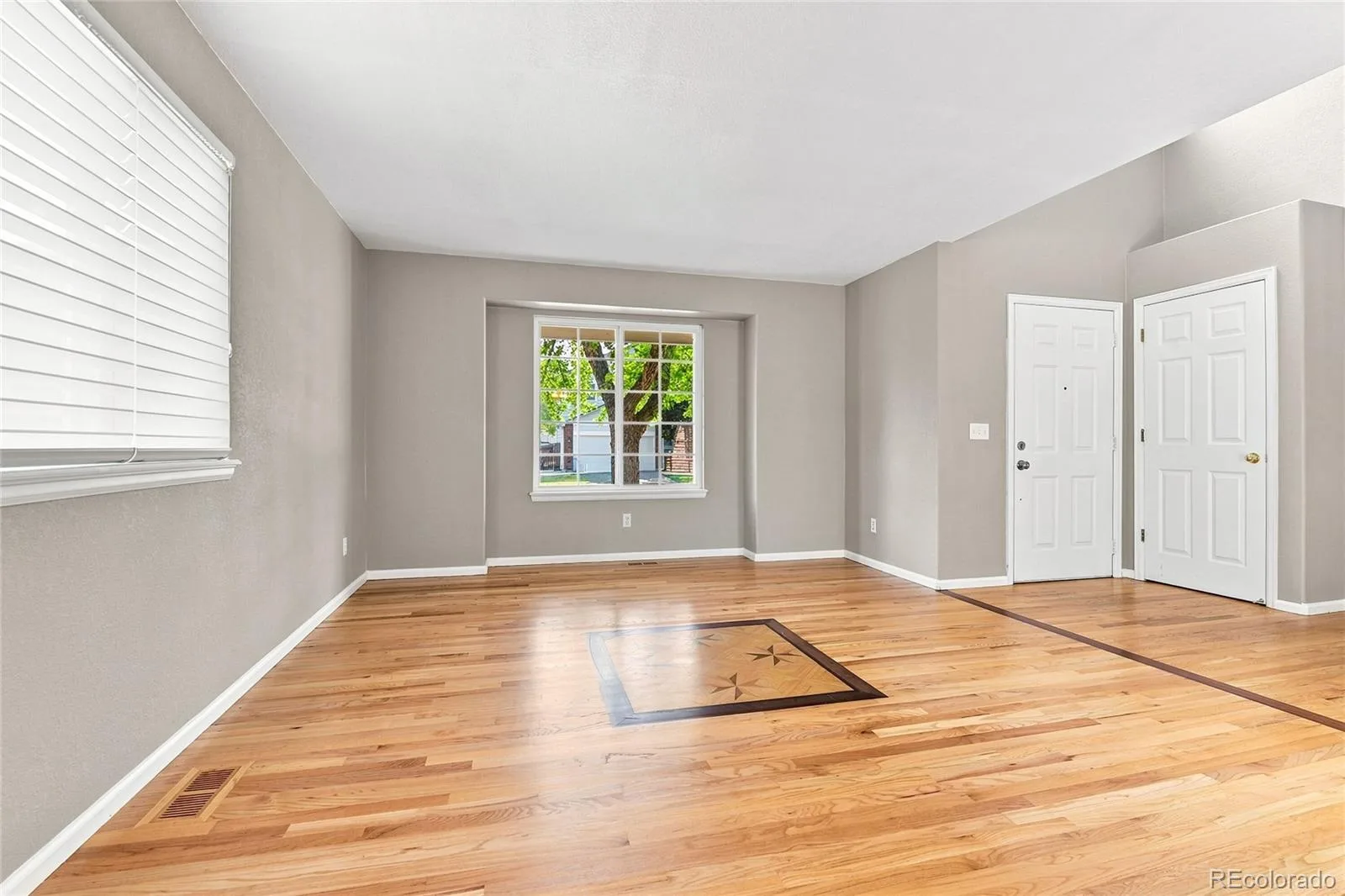 4249 S Killarney Street Aurora CO 80013 | MLS #REC2682581 08182026001306 1600 5