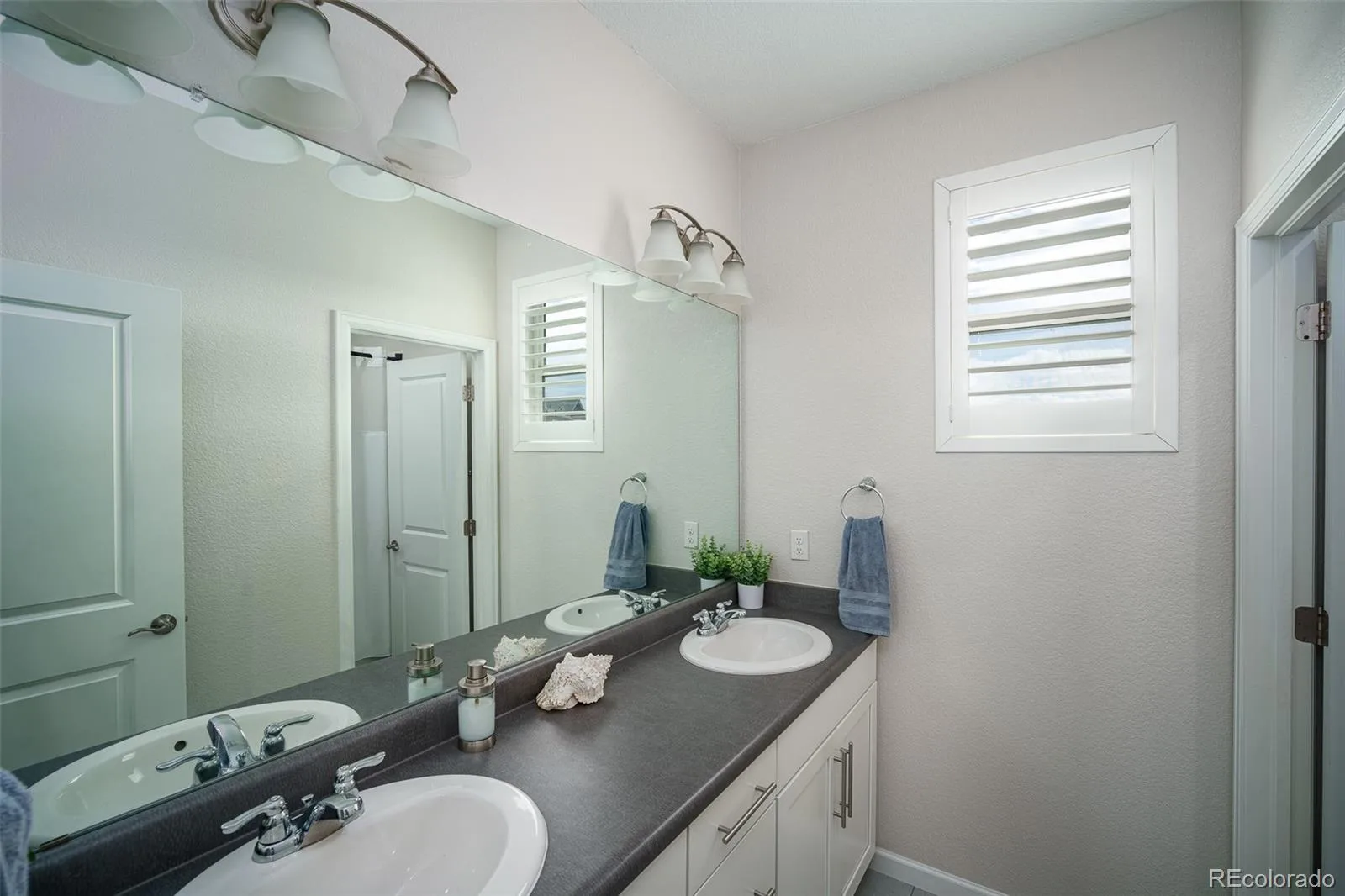 2177 Summerhill Drive Castle Rock CO 80108 | MLS #REC2684361 08302026213659 1600 26