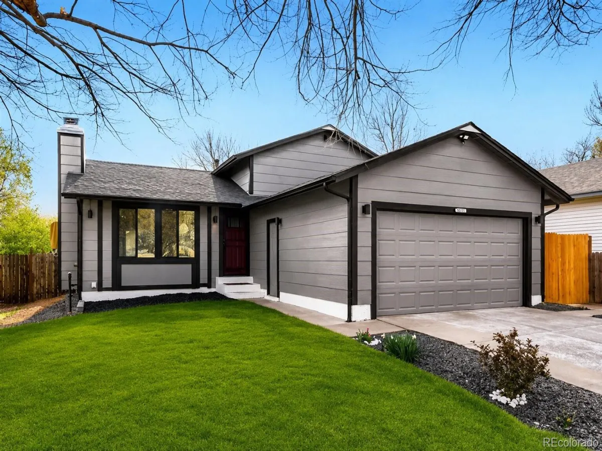 4212 S Laredo Way Aurora CO 80013 MLS #REC2685643 05222026020721 1200 0