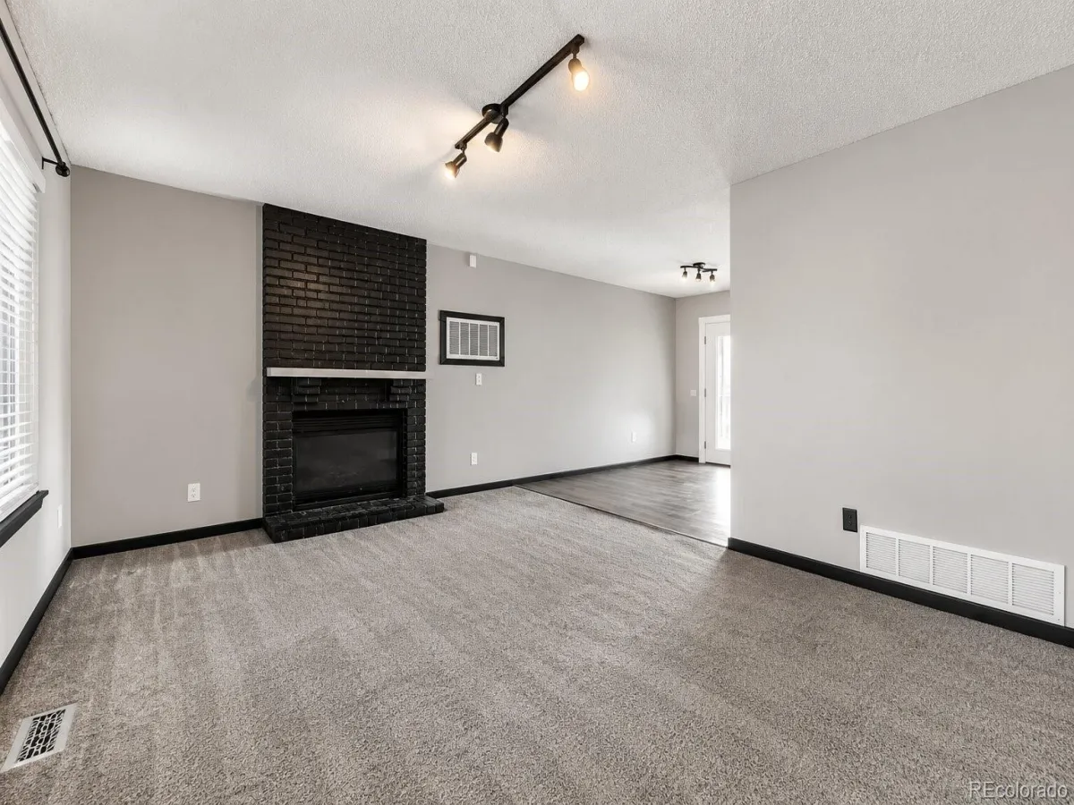 4212 S Laredo Way Aurora CO 80013 MLS #REC2685643 05222026020721 1200 1