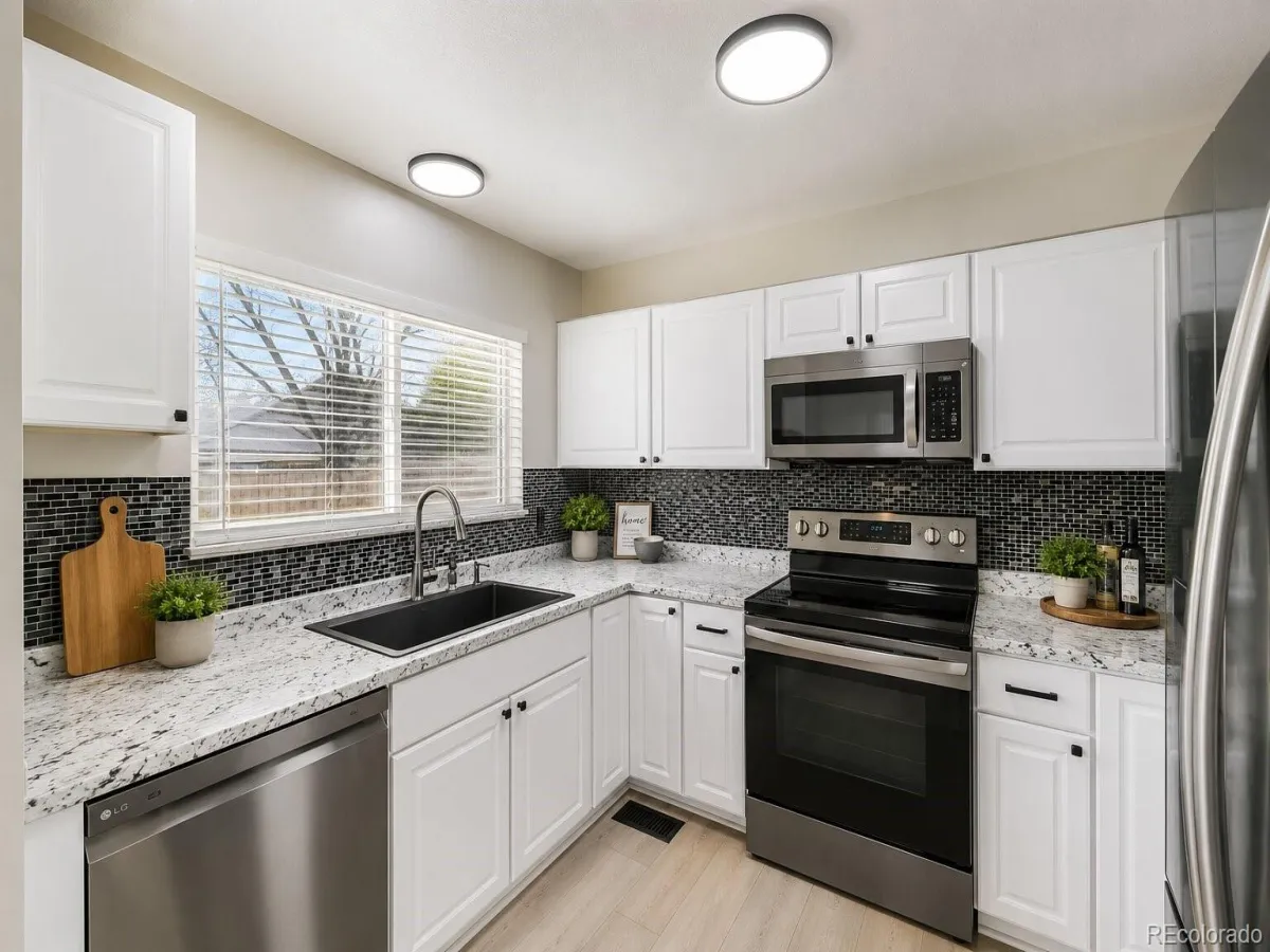 4212 S Laredo Way Aurora CO 80013 MLS #REC2685643 05222026020721 1200 3