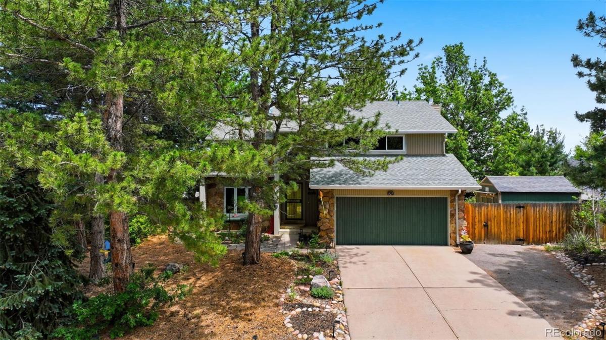 927 Oakwood Drive Castle Rock CO 80104 | MLS #REC2686388 MLS #REC2686388 image #0